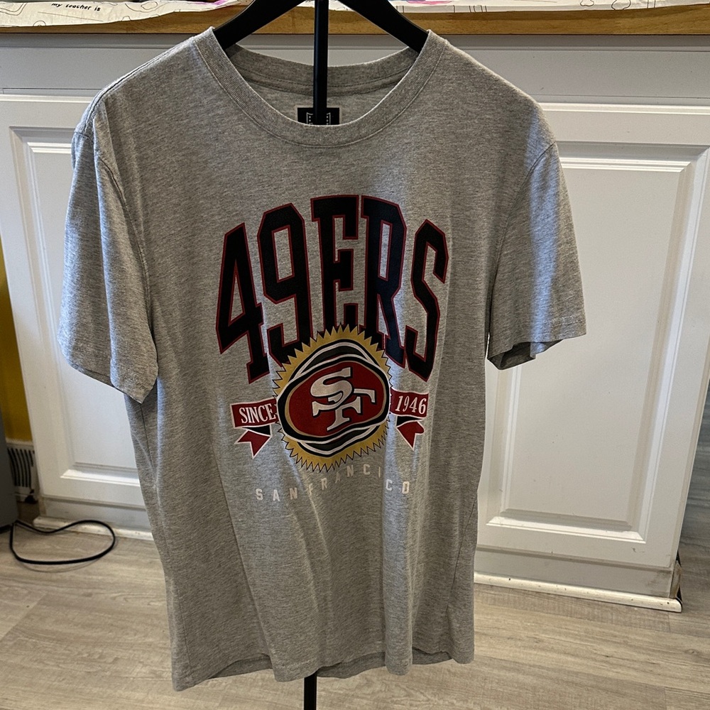 Gray 49ers Graphic Tee